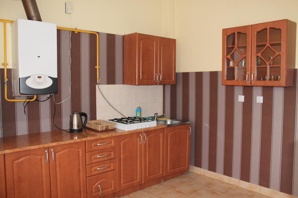 Apartments On Parkaniya 2A Mukacheve Exterior photo