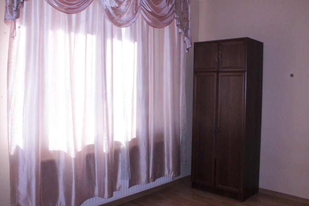 Apartments On Parkaniya 2A Mukacheve Exterior photo